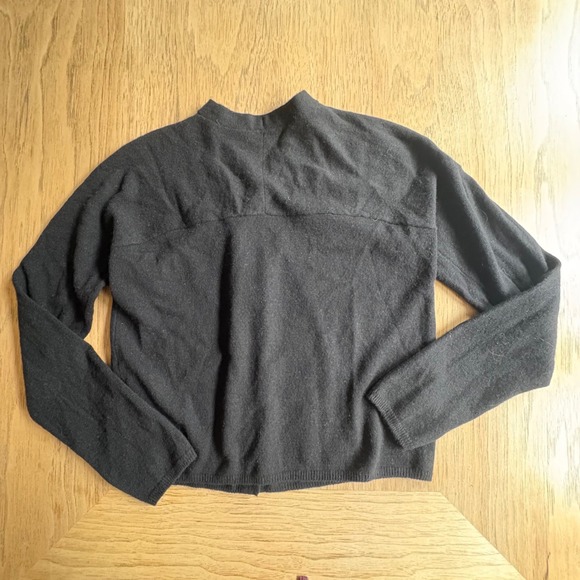 $375 VINCE Blk 100% Cashmere Cardigan Sweater XS Mother of Pearl Button Academia - Picture 2 of 5